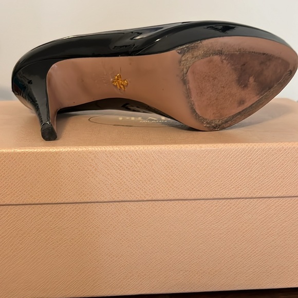 Prada black patent leather heels. Excellent condition. Includes dust bag. - Picture 3 of 9